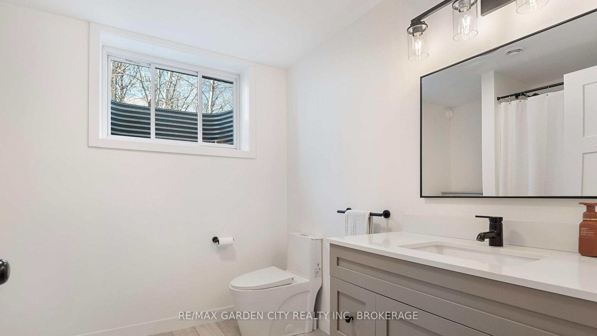Photo 33 of 951 Twenty Road, Pelham, North Pelham — HOMEH