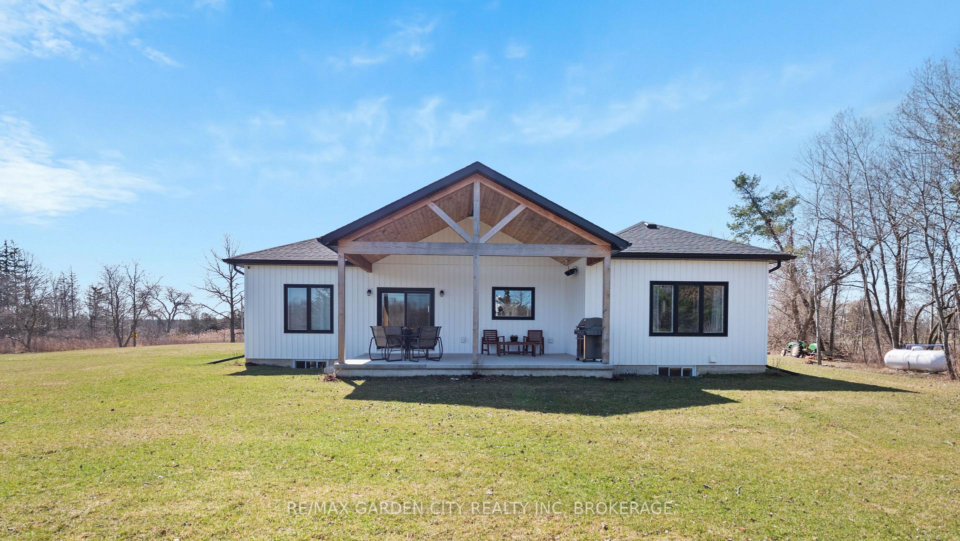 Photo 37 of 951 Twenty Road, Pelham, North Pelham — HOMEH