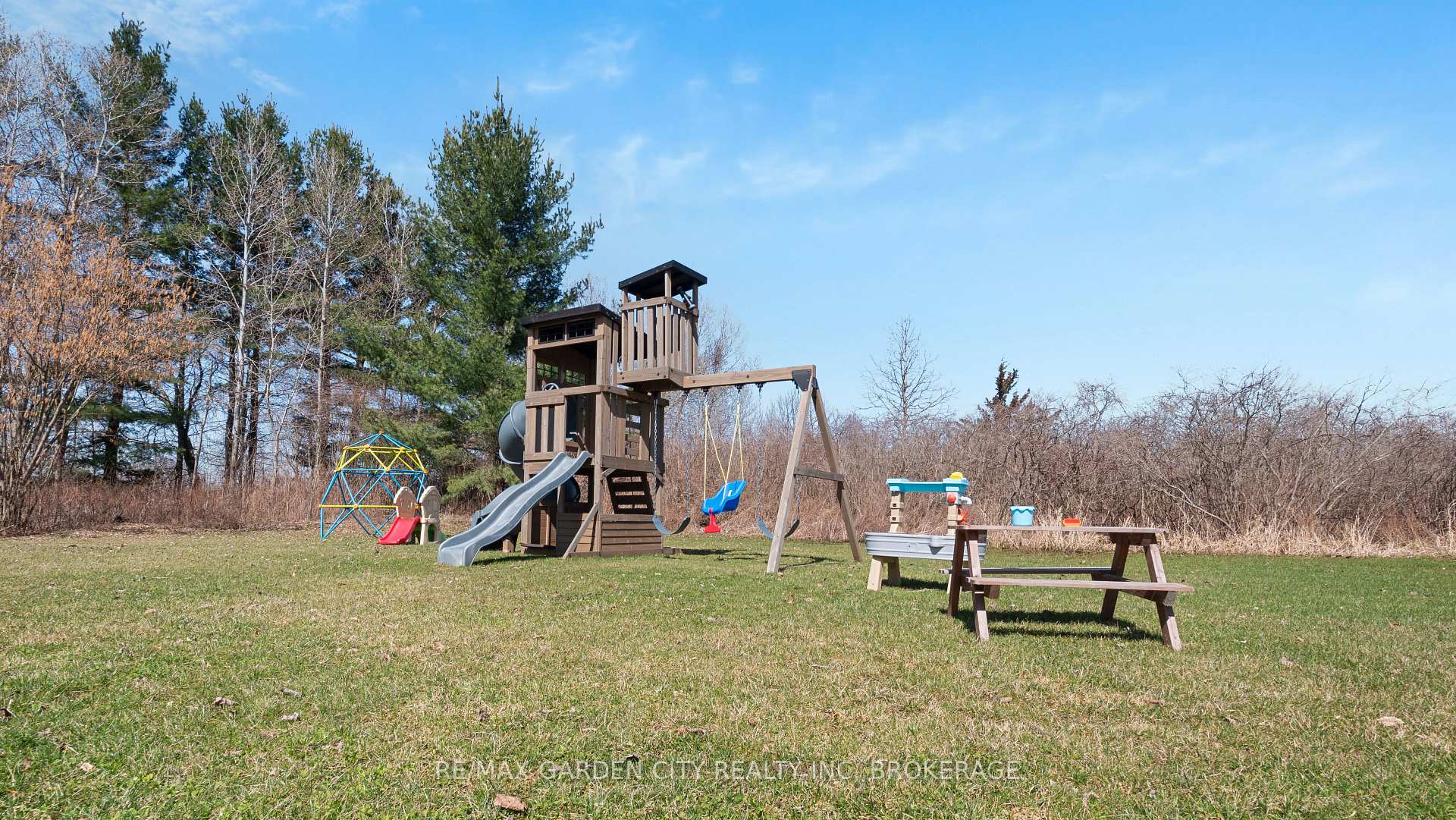 Photo 41 of 951 Twenty Road, Pelham, North Pelham — HOMEH