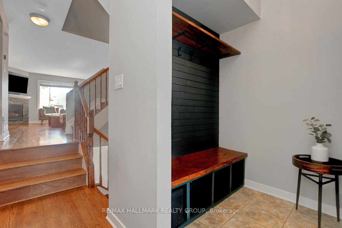 Photo 3 of 1994 Ranchwood Way, Ottawa, Chapel Hill — HOMEH