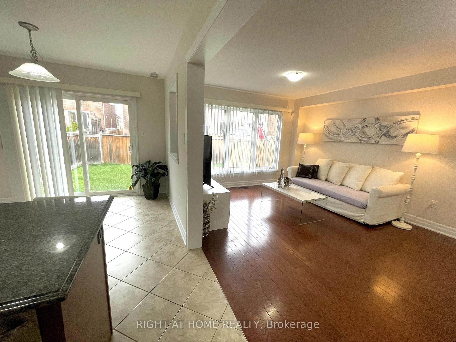 Photo 6 of 933 Asleton Boulevard, Milton, Willmott — HOMEH