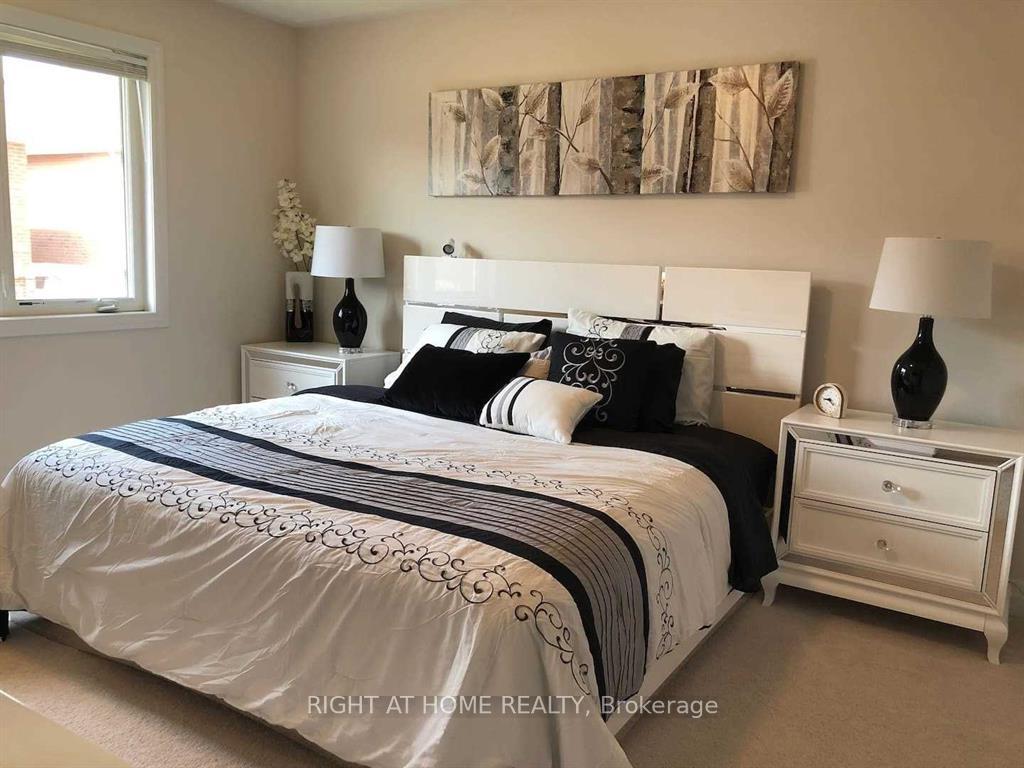 Photo 4 of 933 Asleton Boulevard, Milton, Willmott — HOMEH