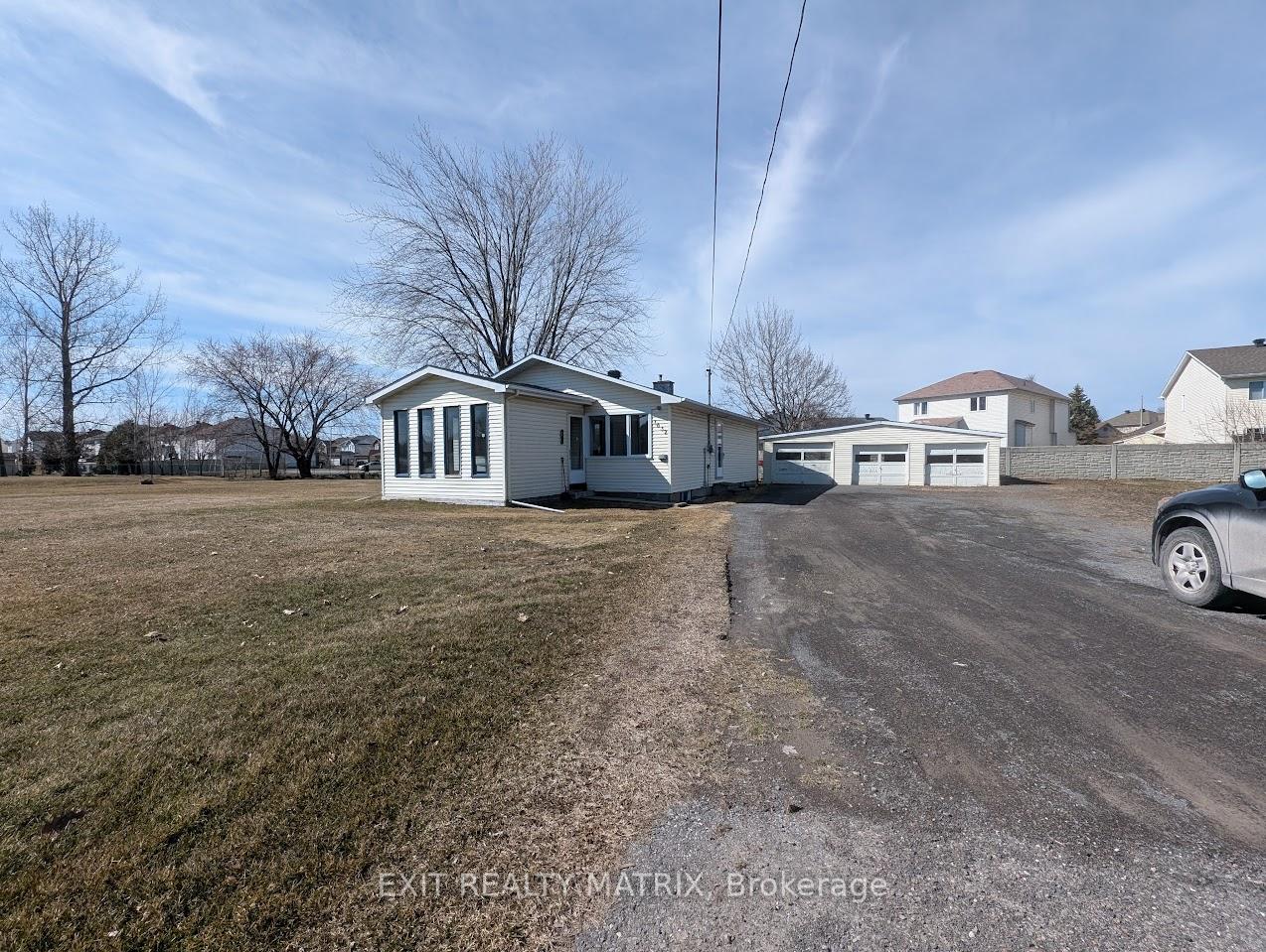 Photo 1 of 1632 Trim Road, Ottawa, Fallingbrook/Pineridge — HOMEH