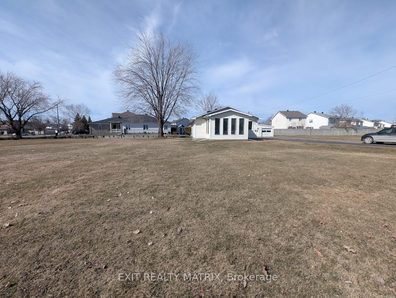 Photo 4 of 1632 Trim Road, Ottawa, Fallingbrook/Pineridge — HOMEH