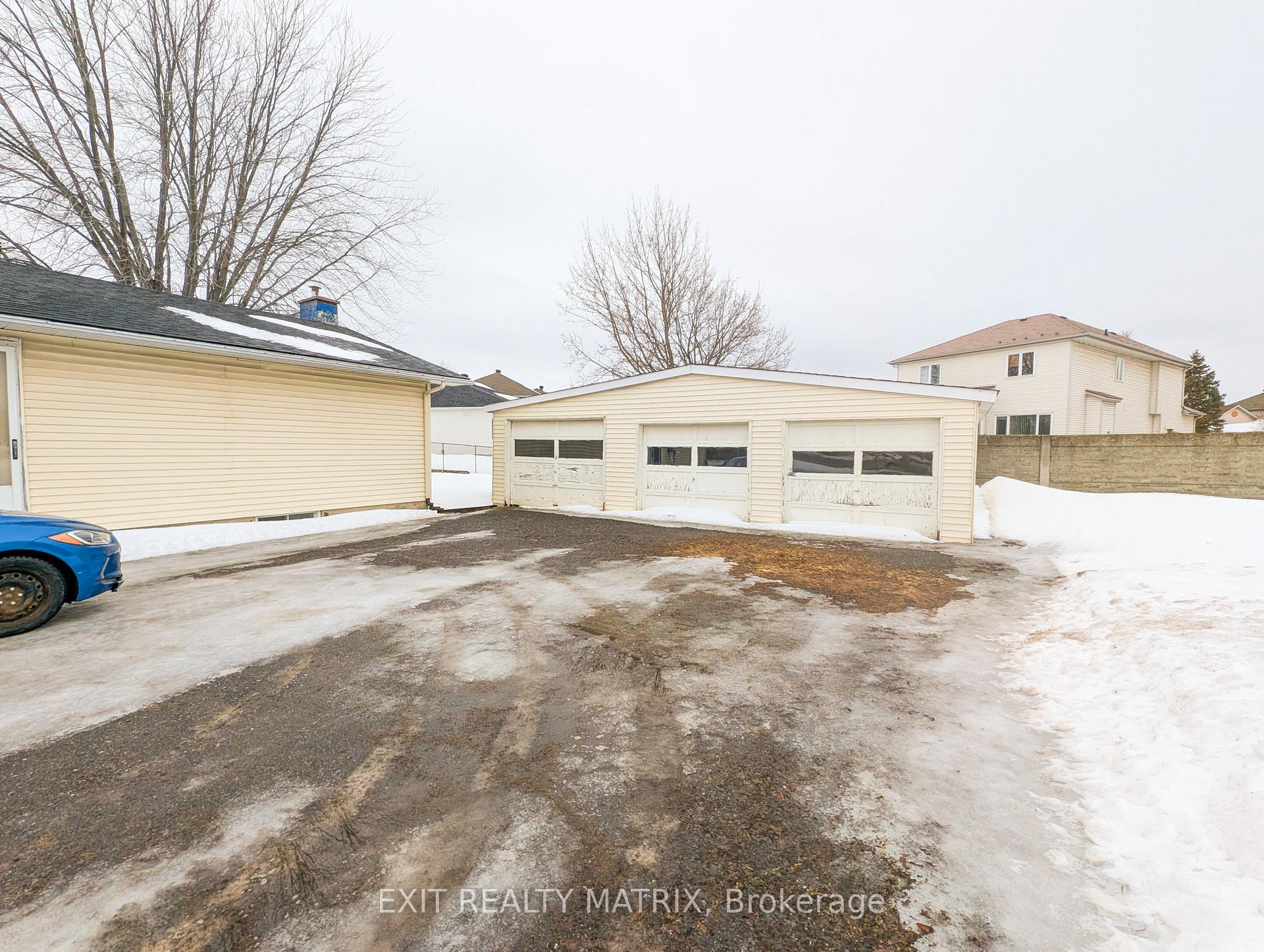Photo 18 of 1632 Trim Road, Ottawa, Fallingbrook/Pineridge — HOMEH
