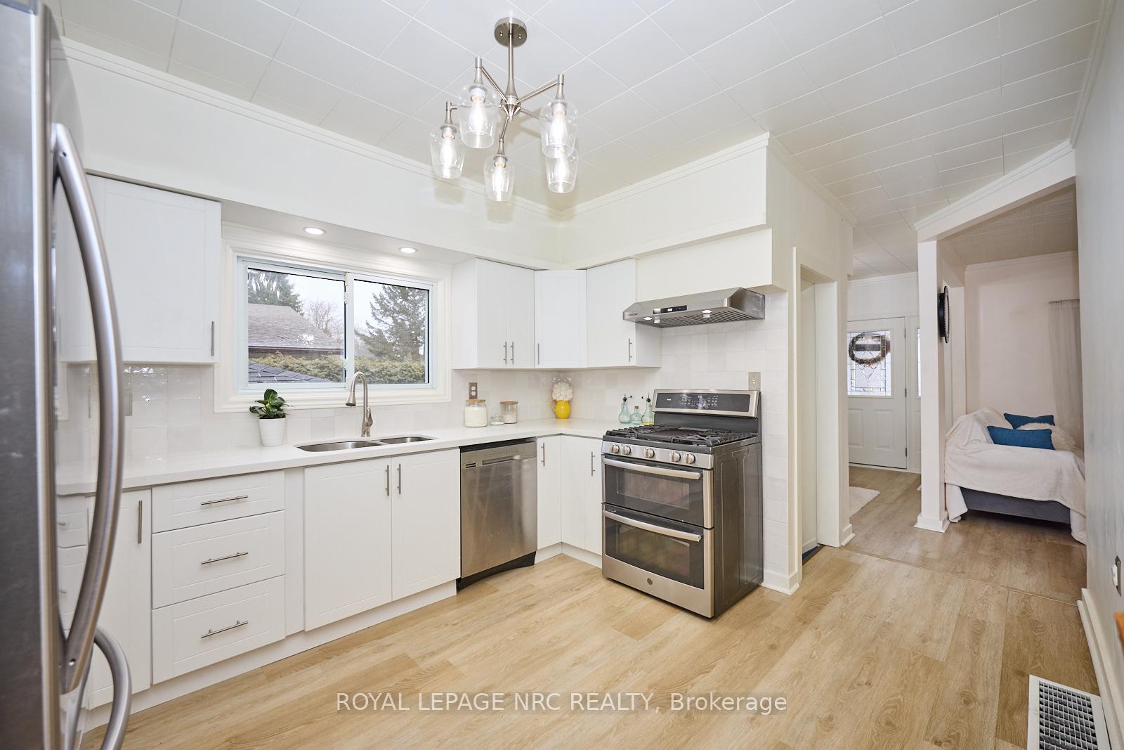 Photo 5 of 743 Welland Road, Pelham, Fenwick — HOMEH