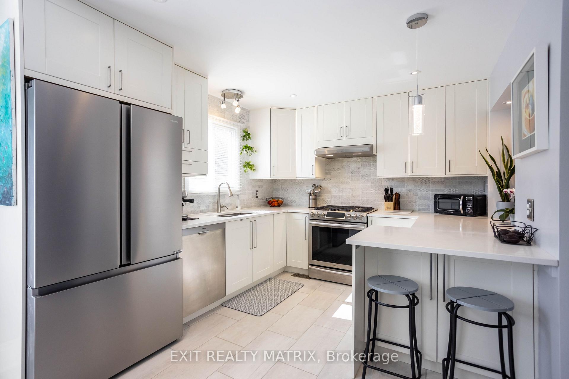 Photo 3 of 922 Chaleur Way, Ottawa, Convent Glen — HOMEH