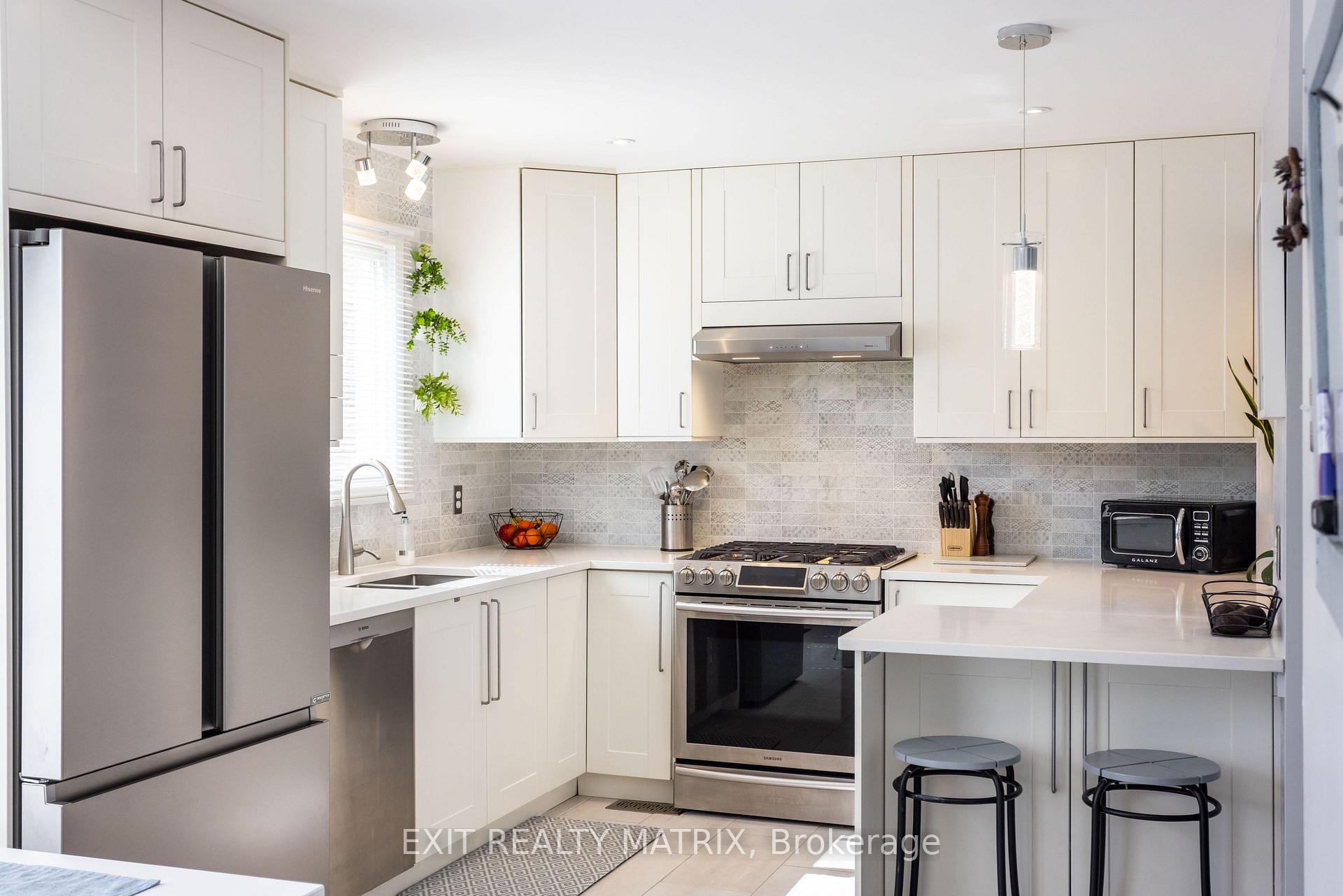 Photo 5 of 922 Chaleur Way, Ottawa, Convent Glen — HOMEH