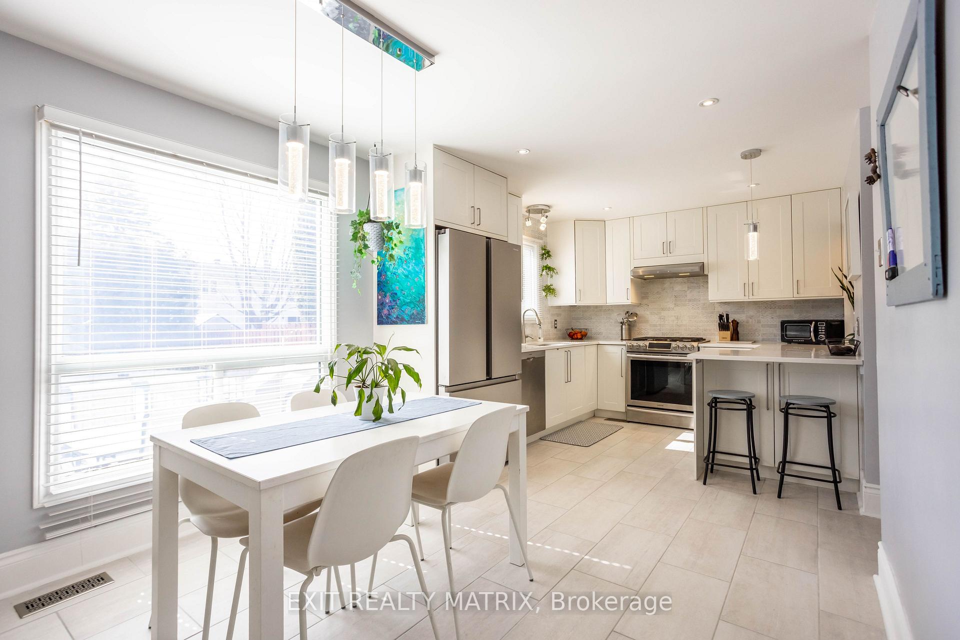 Photo 6 of 922 Chaleur Way, Ottawa, Convent Glen — HOMEH