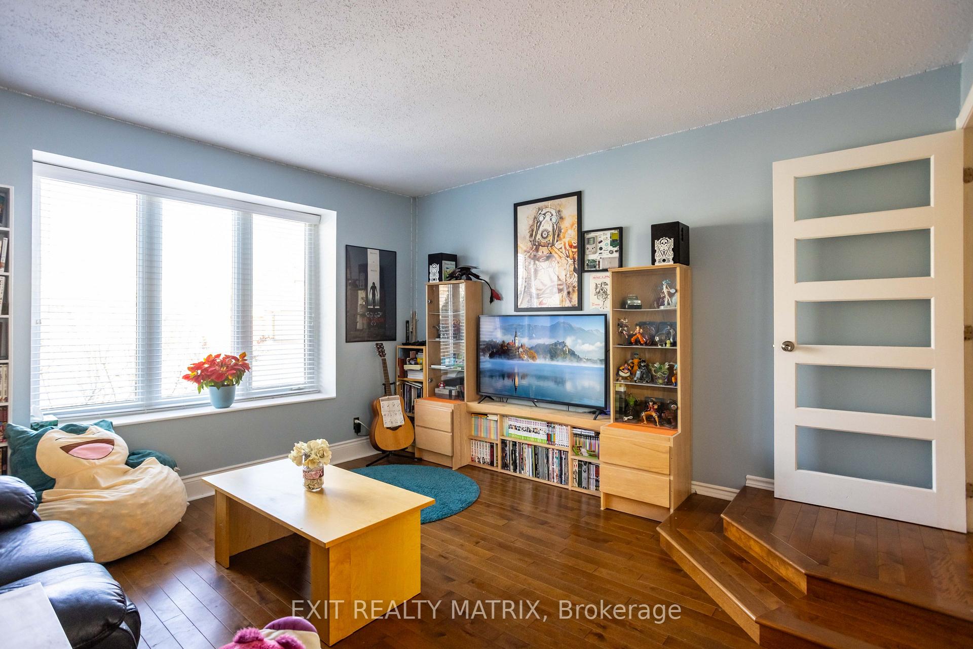 Photo 12 of 922 Chaleur Way, Ottawa, Convent Glen — HOMEH