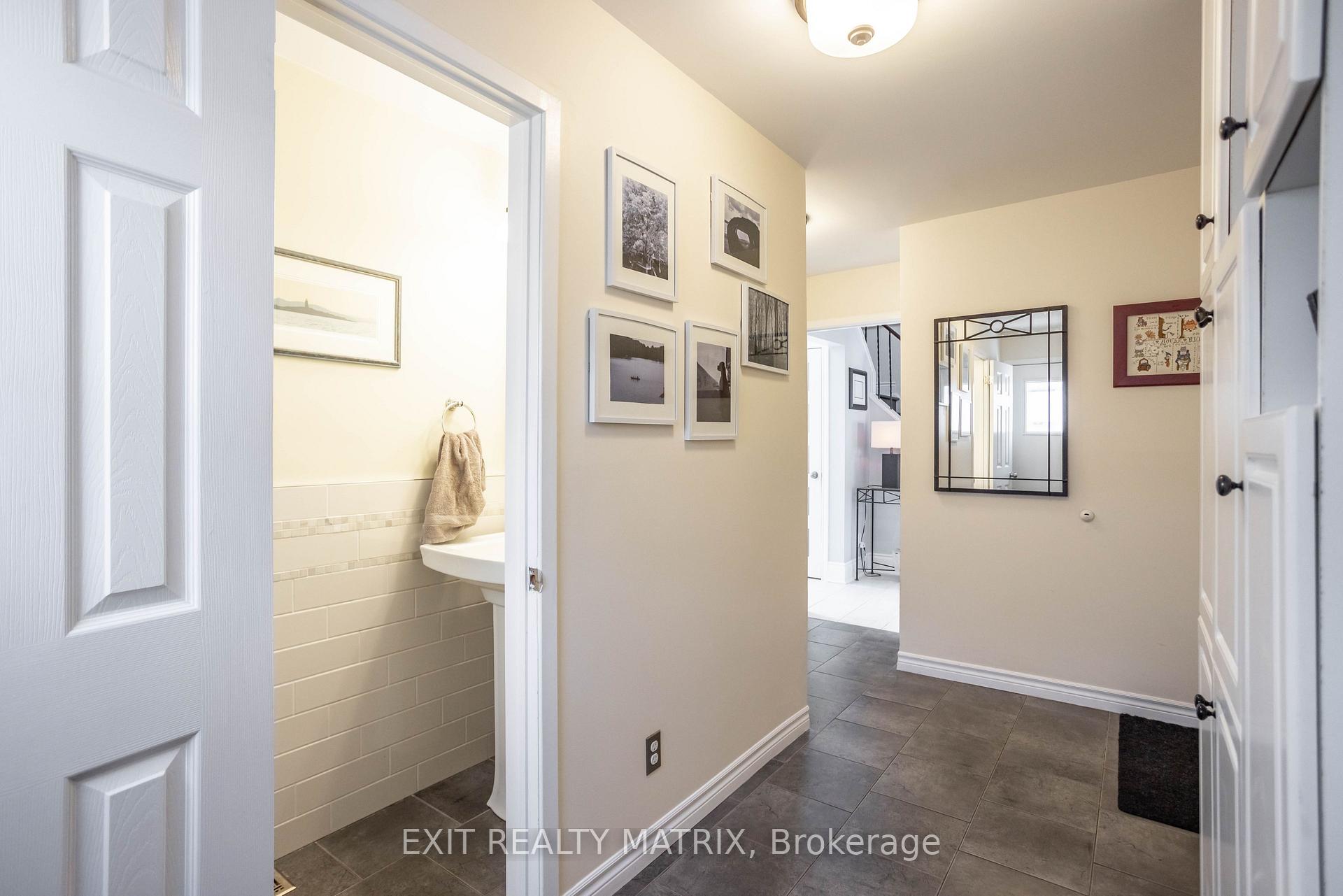 Photo 14 of 922 Chaleur Way, Ottawa, Convent Glen — HOMEH