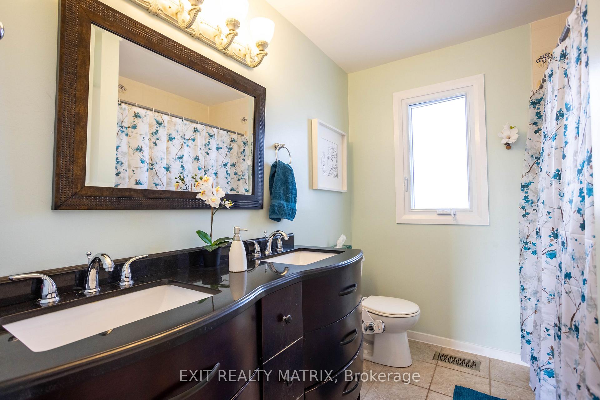 Photo 17 of 922 Chaleur Way, Ottawa, Convent Glen — HOMEH