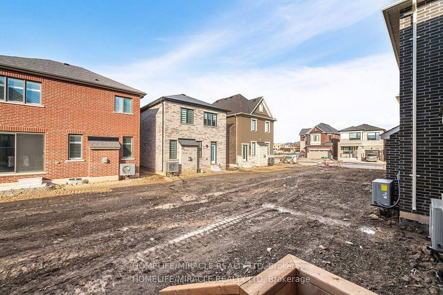 Photo 25 of 1323 Temperance Crescent, Milton, Bowes — HOMEH