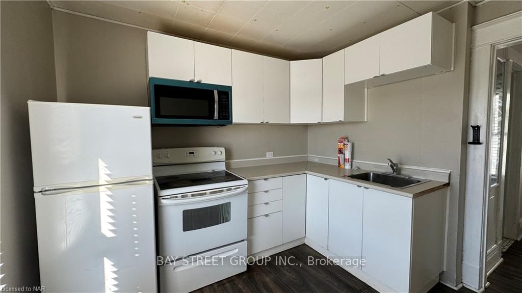 Photo 2 of Unit Upper, 6200 Main Street, Niagara Falls, Dorchester — HOMEH