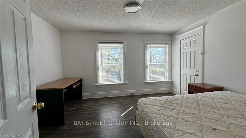 Photo 6 of Unit Upper, 6200 Main Street, Niagara Falls, Dorchester — HOMEH