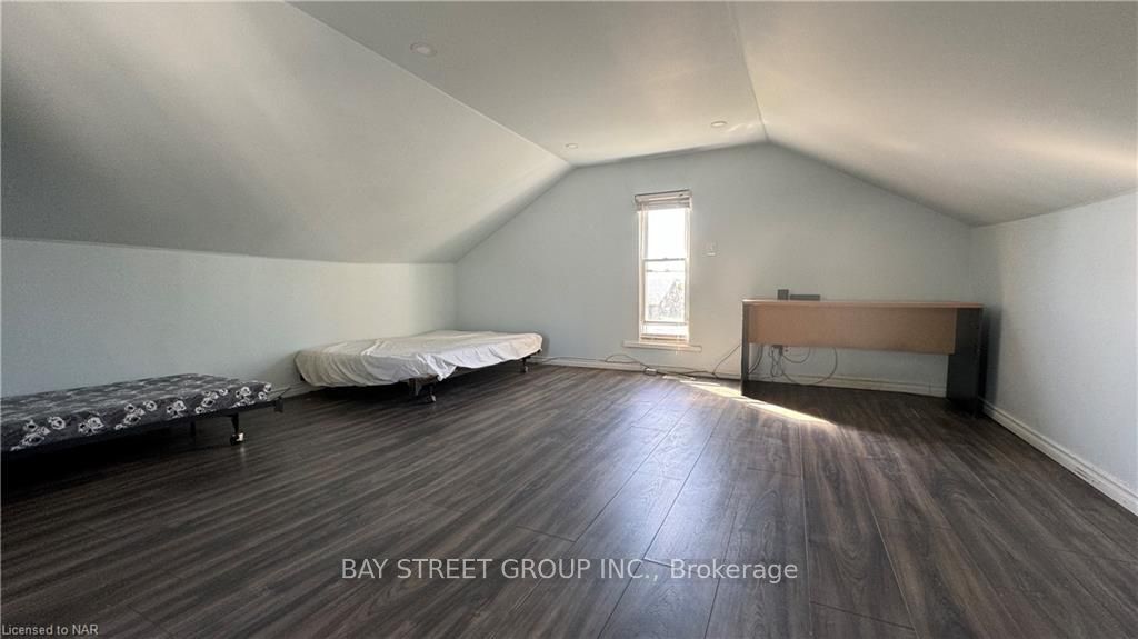 Photo 8 of Unit Upper, 6200 Main Street, Niagara Falls, Dorchester — HOMEH