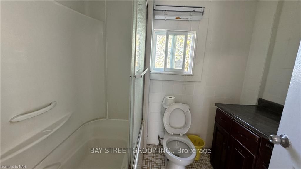 Photo 10 of Unit Upper, 6200 Main Street, Niagara Falls, Dorchester — HOMEH