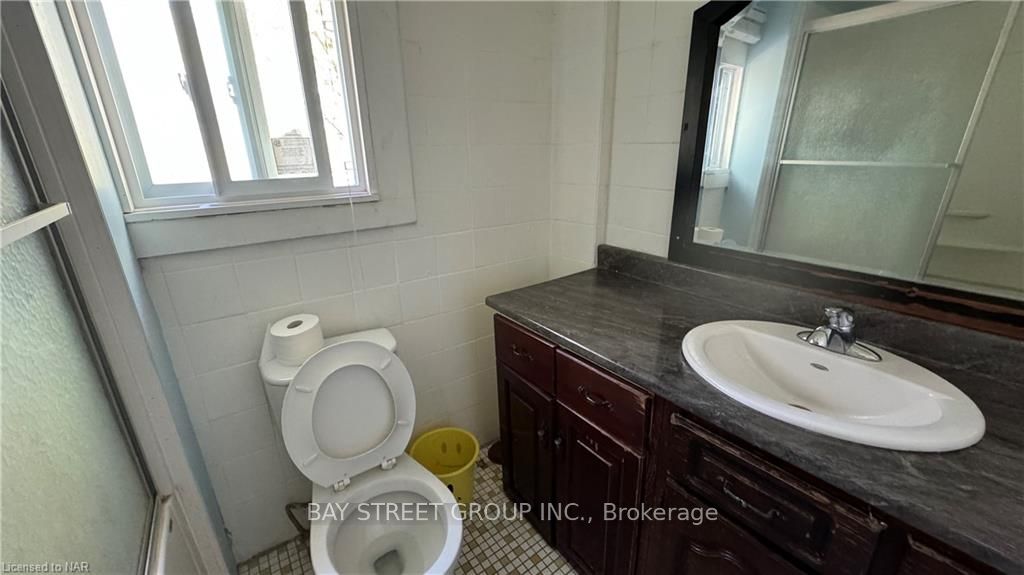 Photo 11 of Unit Upper, 6200 Main Street, Niagara Falls, Dorchester — HOMEH
