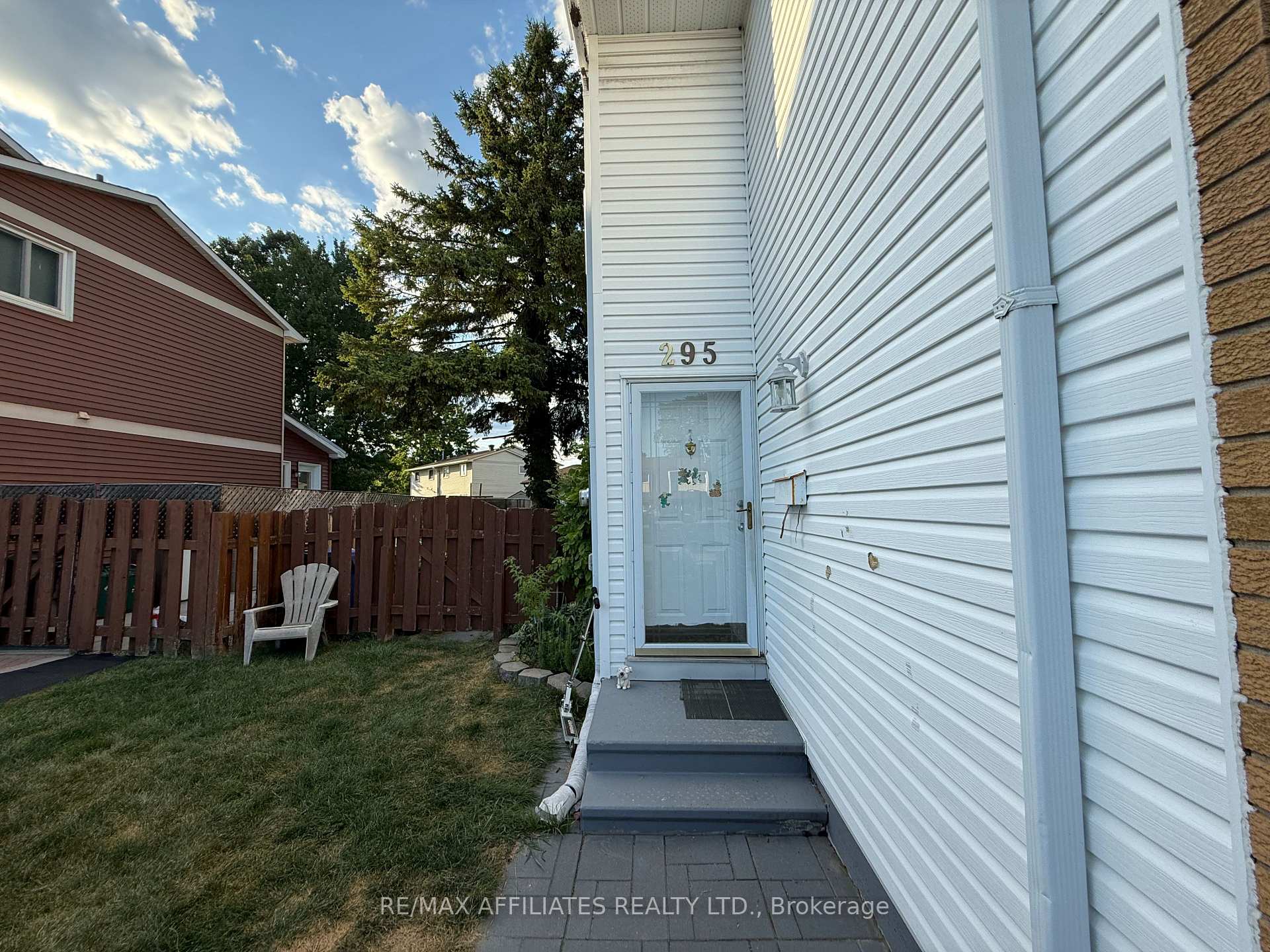 Photo 3 of 295 Pintail Terrace, Ottawa, Chatelaine Village — HOMEH