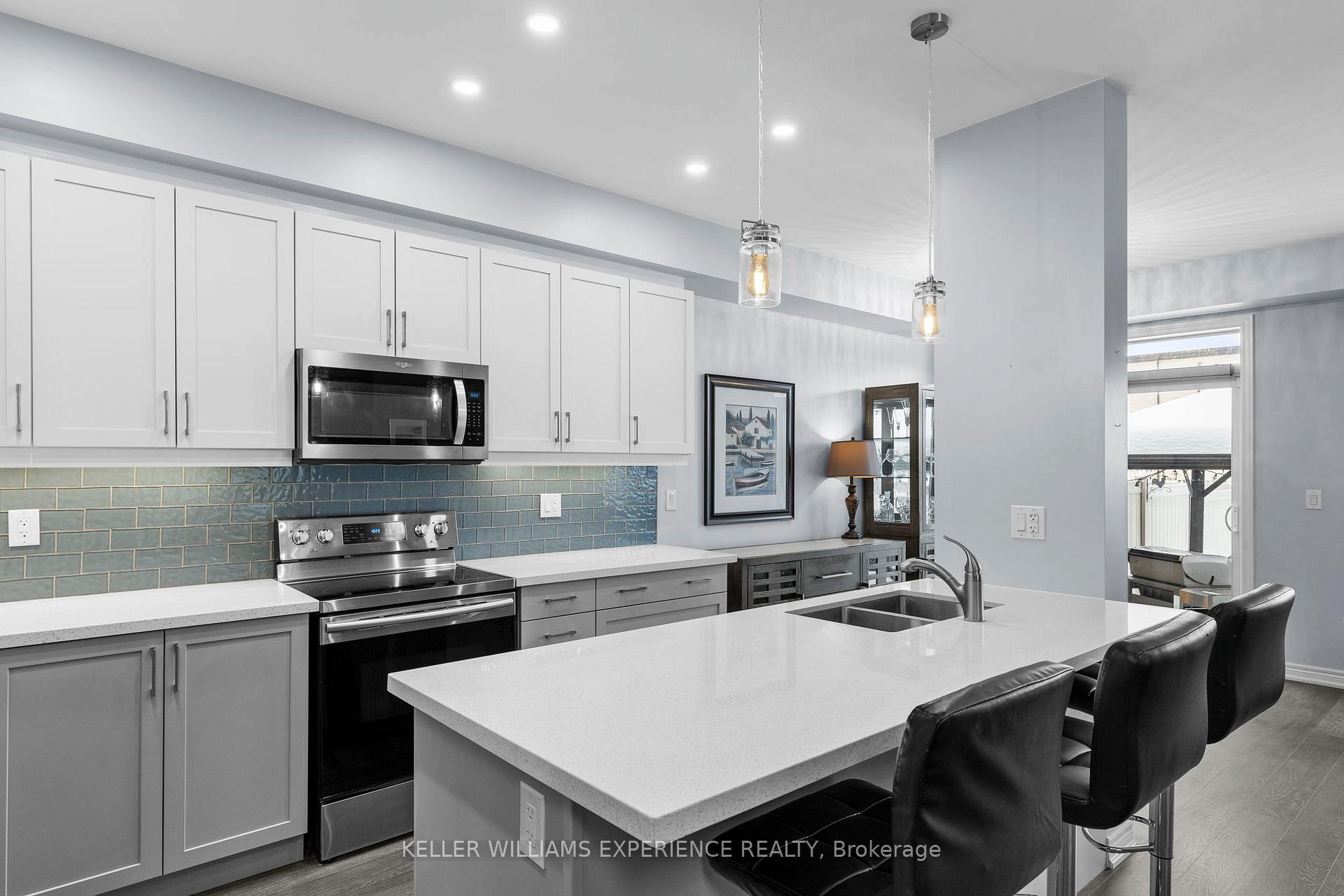 Photo 3 of 34 Churchlea Mews, Orillia — HOMEH