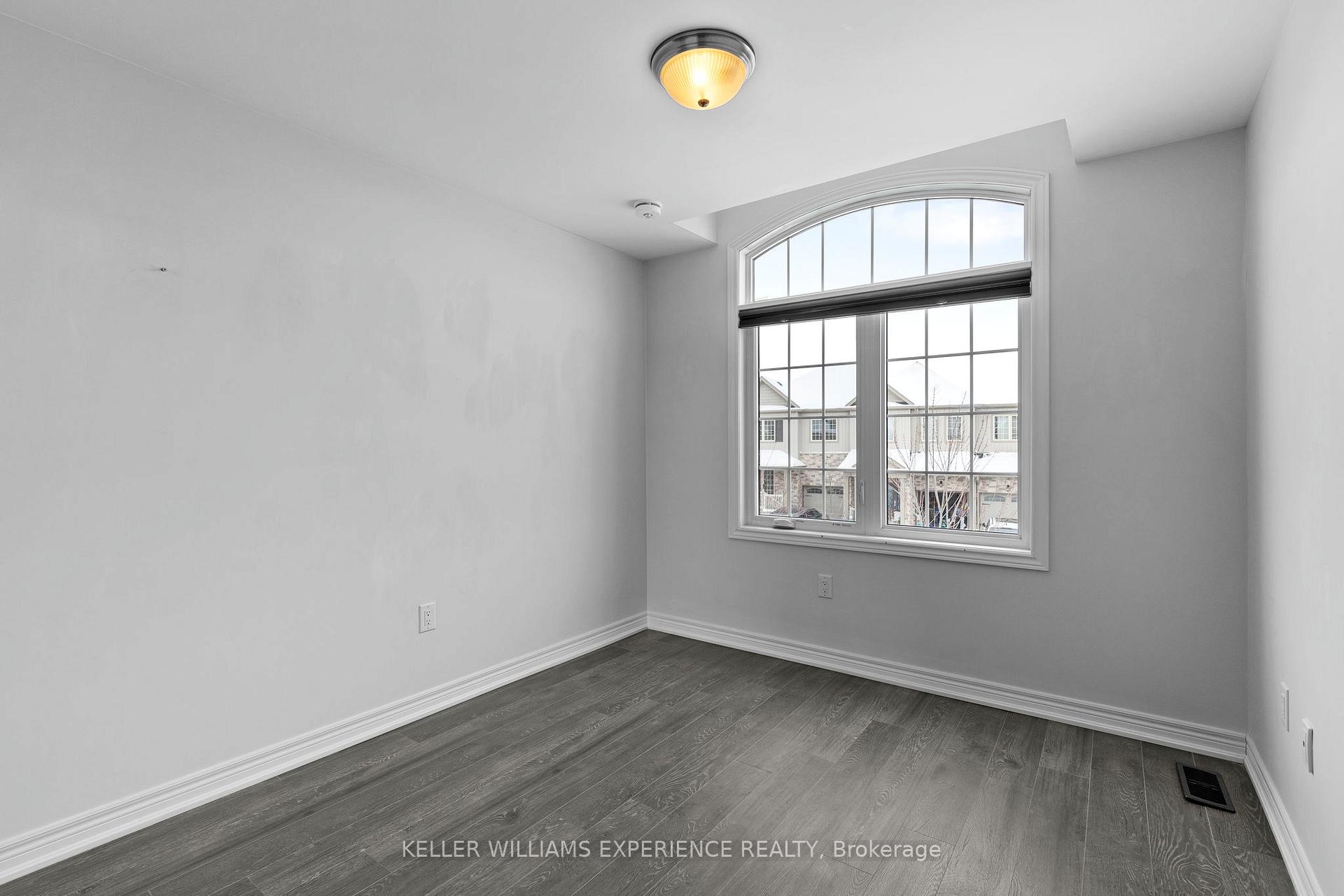 Photo 12 of 34 Churchlea Mews, Orillia — HOMEH