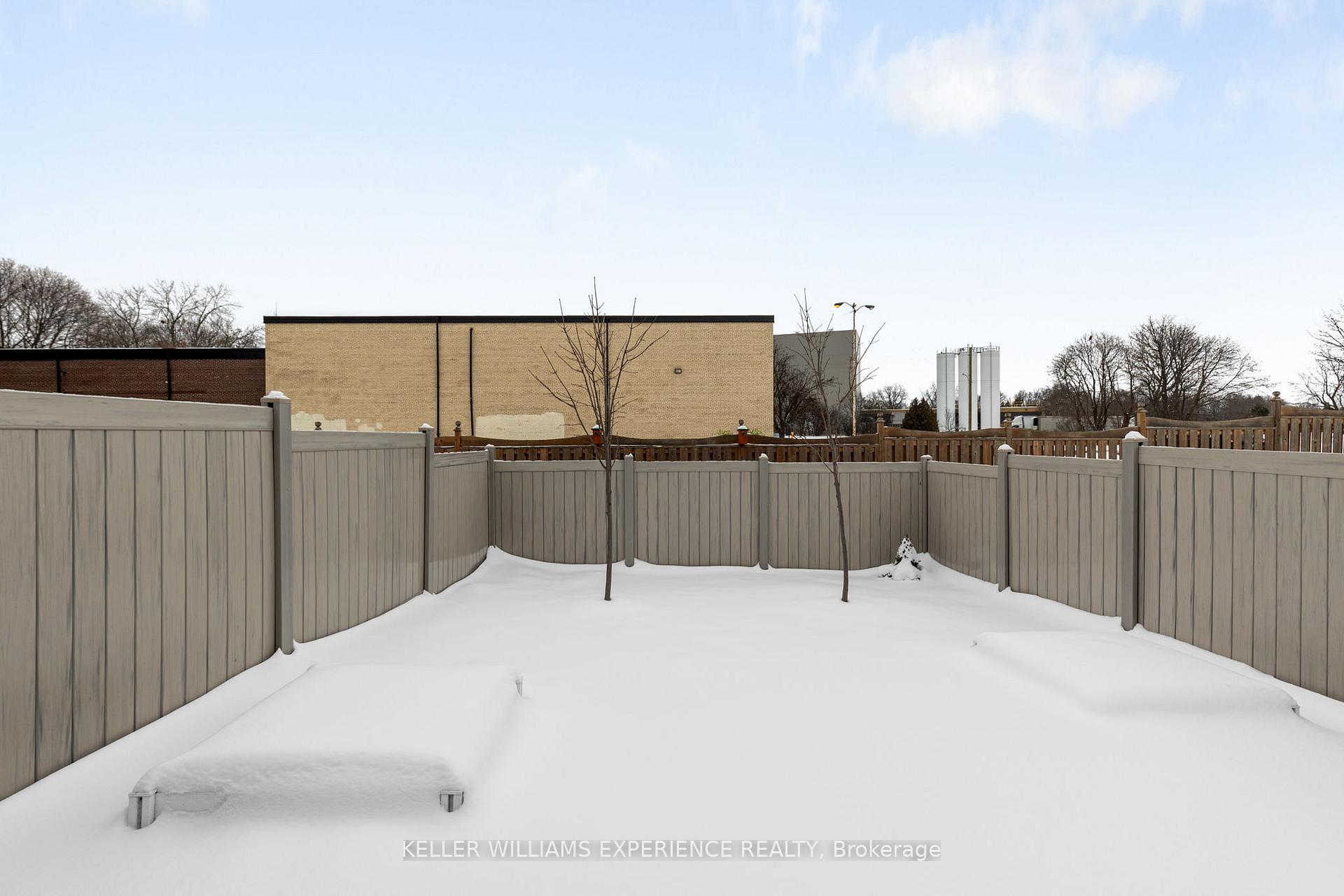 Photo 16 of 34 Churchlea Mews, Orillia — HOMEH