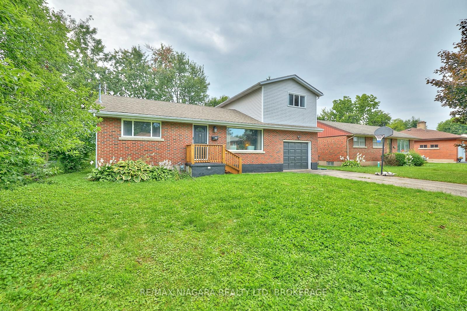 Photo 1 of 6100 Sidney Street, Niagara Falls, Cherrywood — HOMEH