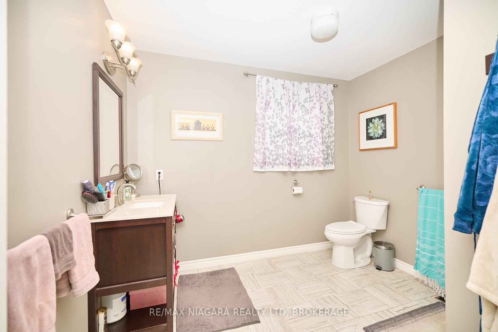 Photo 9 of 6100 Sidney Street, Niagara Falls, Cherrywood — HOMEH