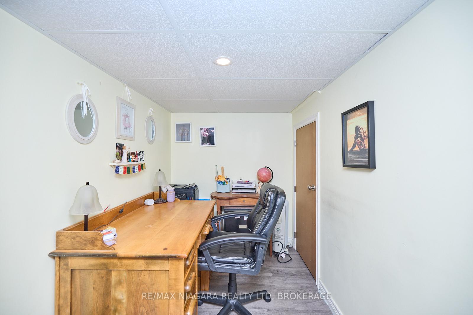Photo 12 of 6100 Sidney Street, Niagara Falls, Cherrywood — HOMEH