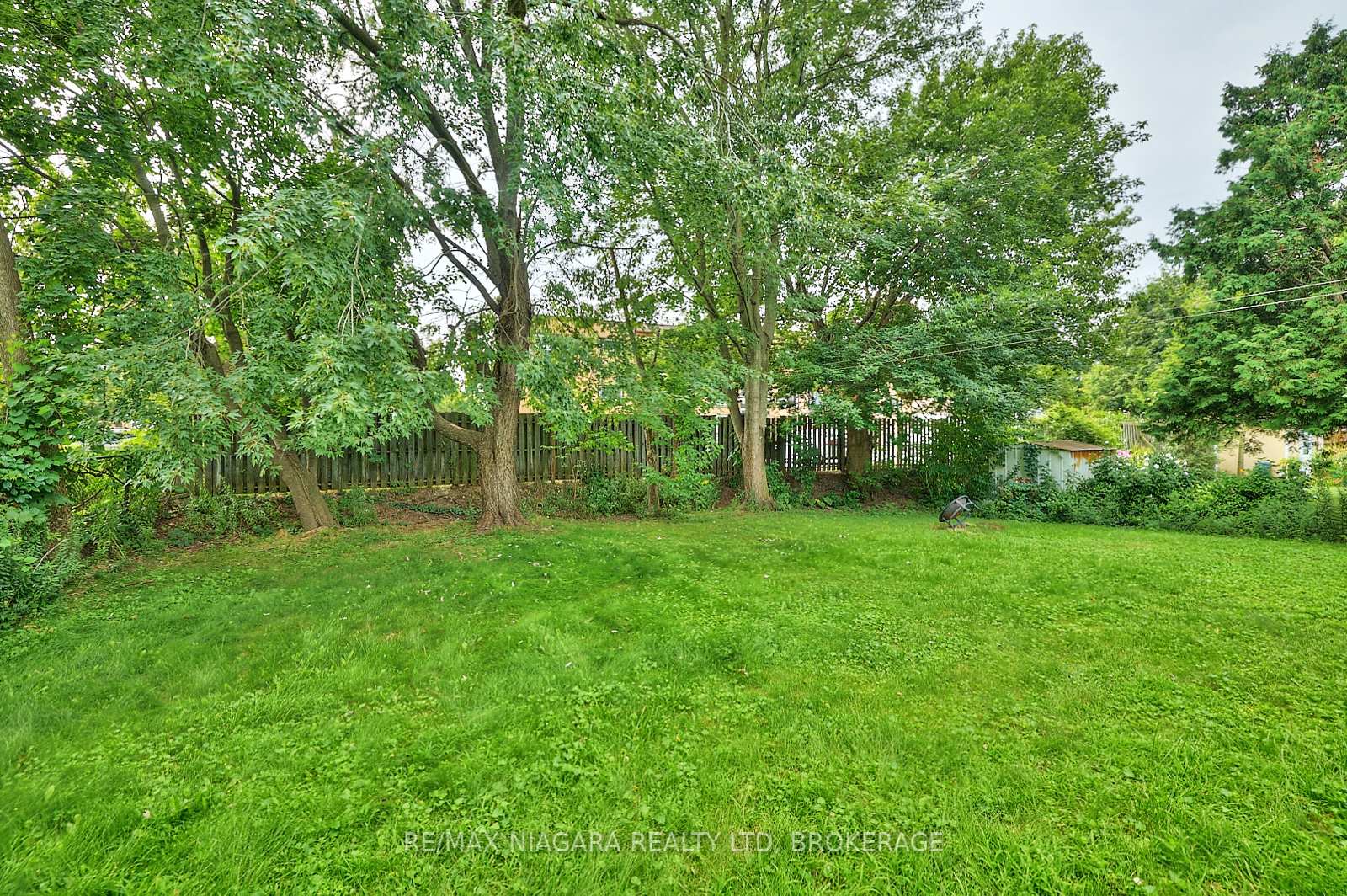 Photo 16 of 6100 Sidney Street, Niagara Falls, Cherrywood — HOMEH