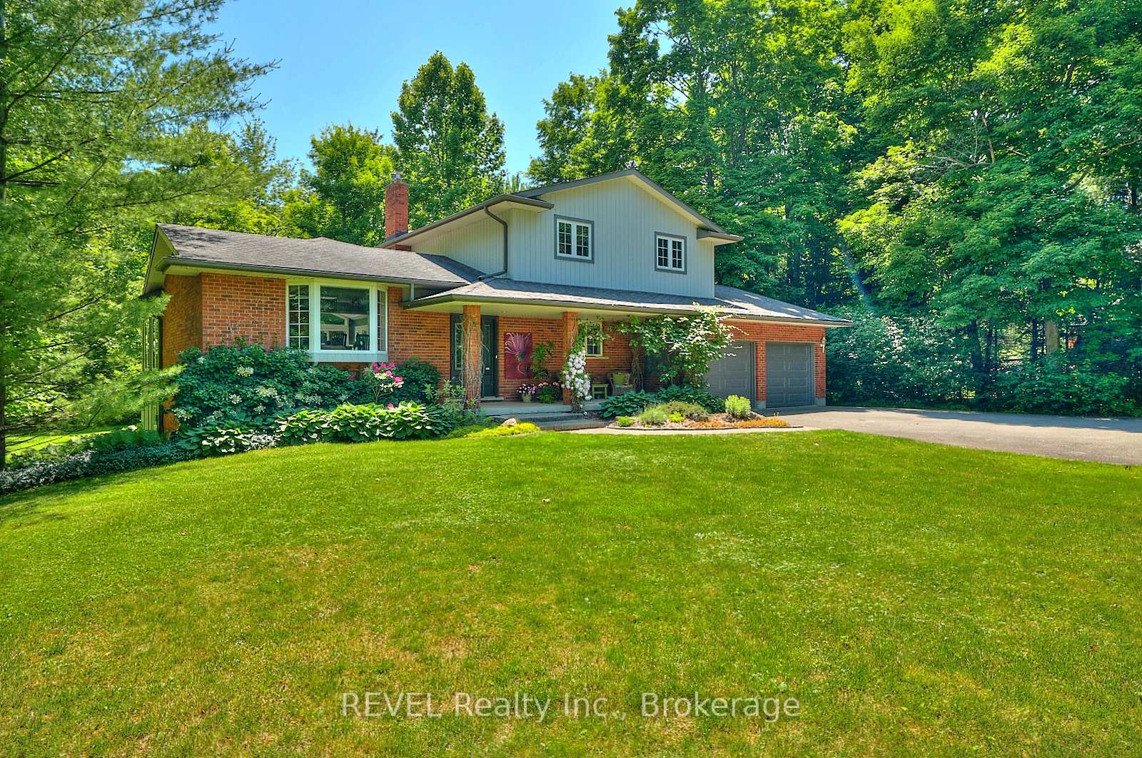 Photo 1 of 152 Merritt Road, Pelham, Fonthill — HOMEH