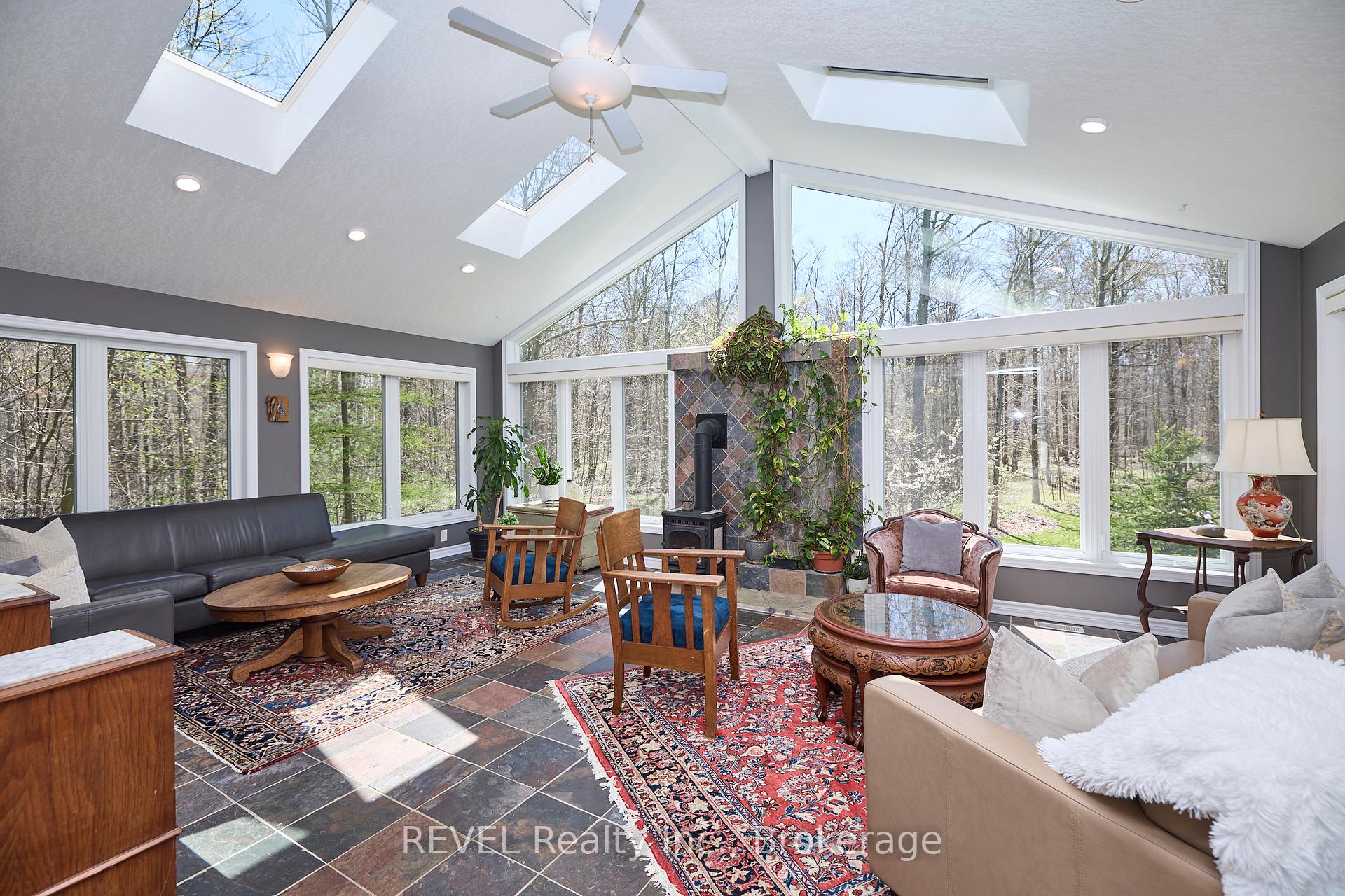 Photo 14 of 152 Merritt Road, Pelham, Fonthill — HOMEH