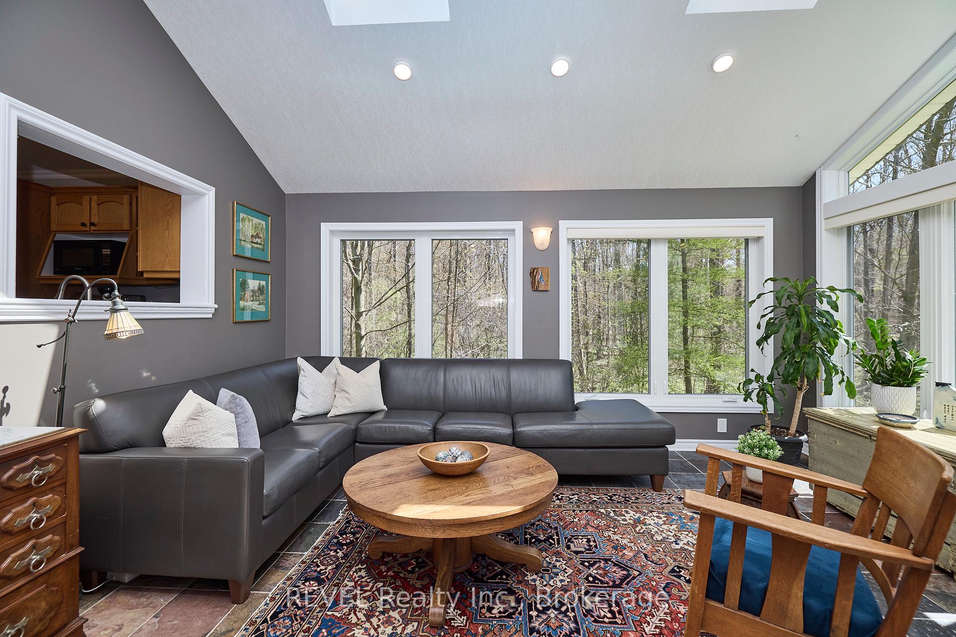 Photo 16 of 152 Merritt Road, Pelham, Fonthill — HOMEH
