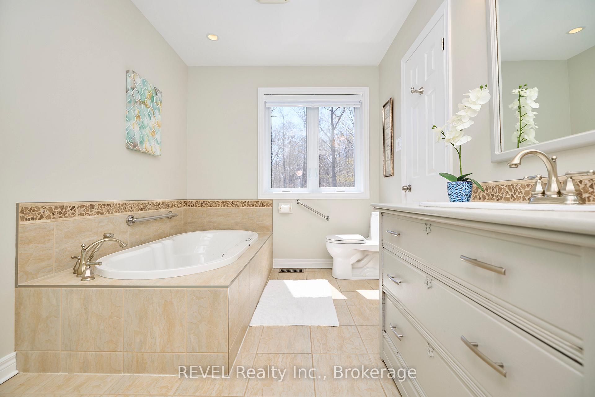 Photo 29 of 152 Merritt Road, Pelham, Fonthill — HOMEH