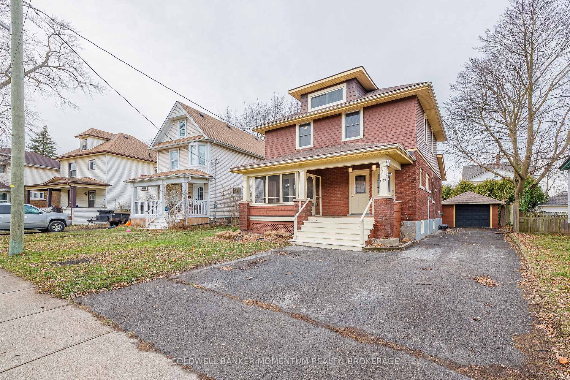 Photo 2 of 4759 Epworth Circle, Niagara Falls, Downtown — HOMEH