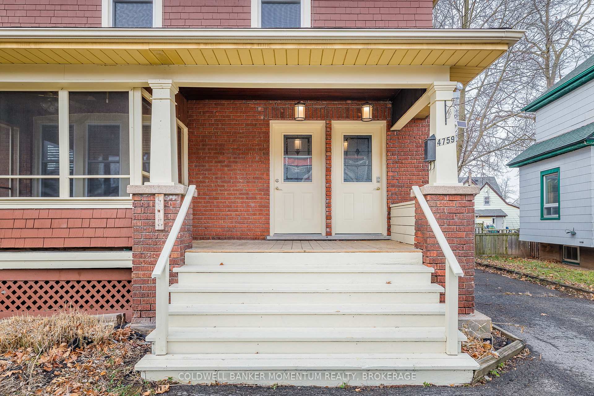 Photo 3 of 4759 Epworth Circle, Niagara Falls, Downtown — HOMEH