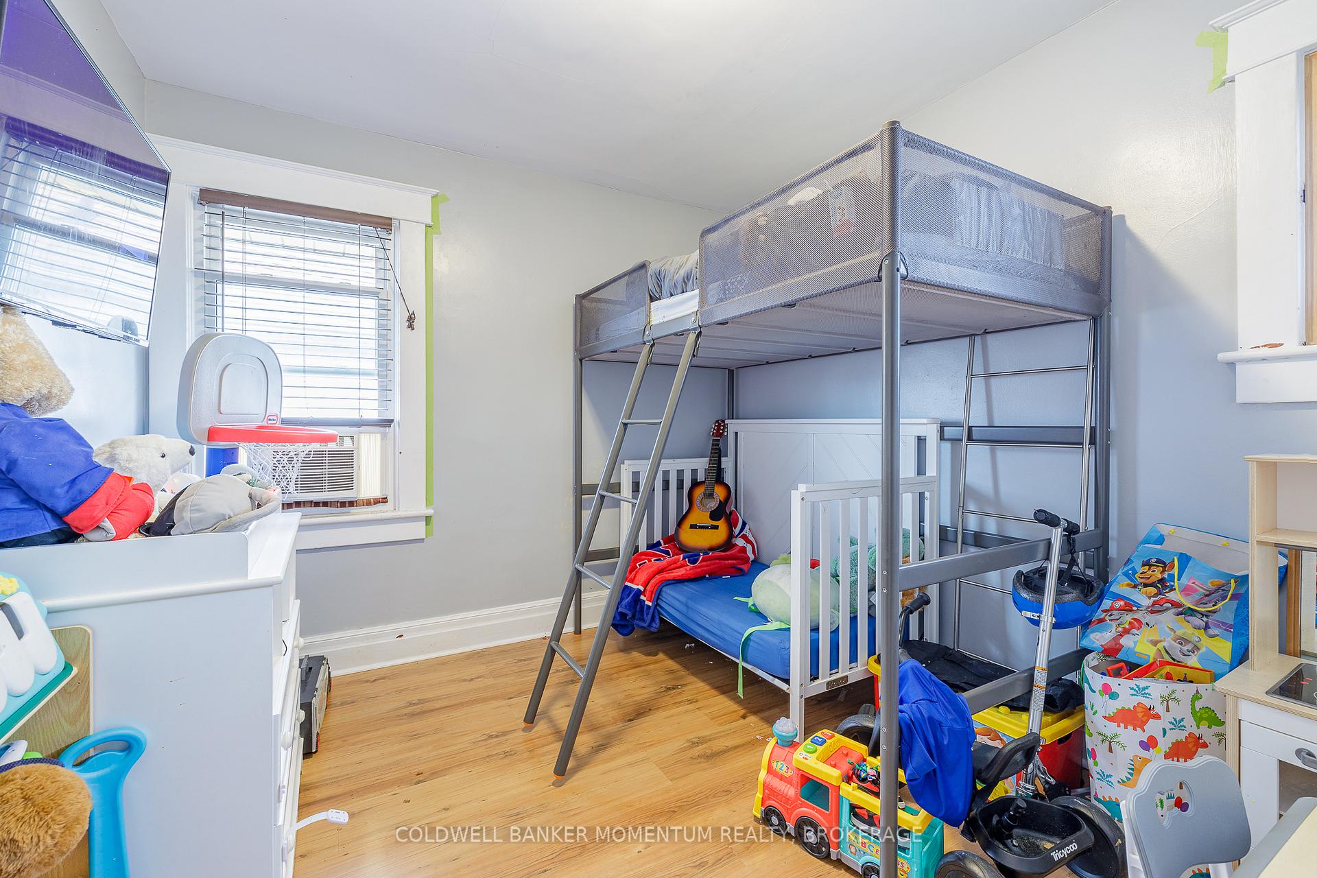 Photo 23 of 4759 Epworth Circle, Niagara Falls, Downtown — HOMEH