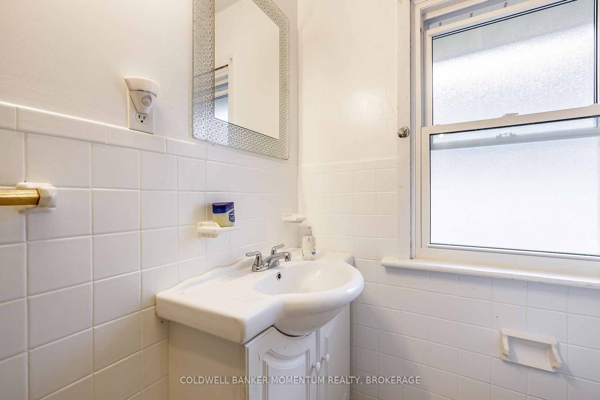 Photo 25 of 4759 Epworth Circle, Niagara Falls, Downtown — HOMEH
