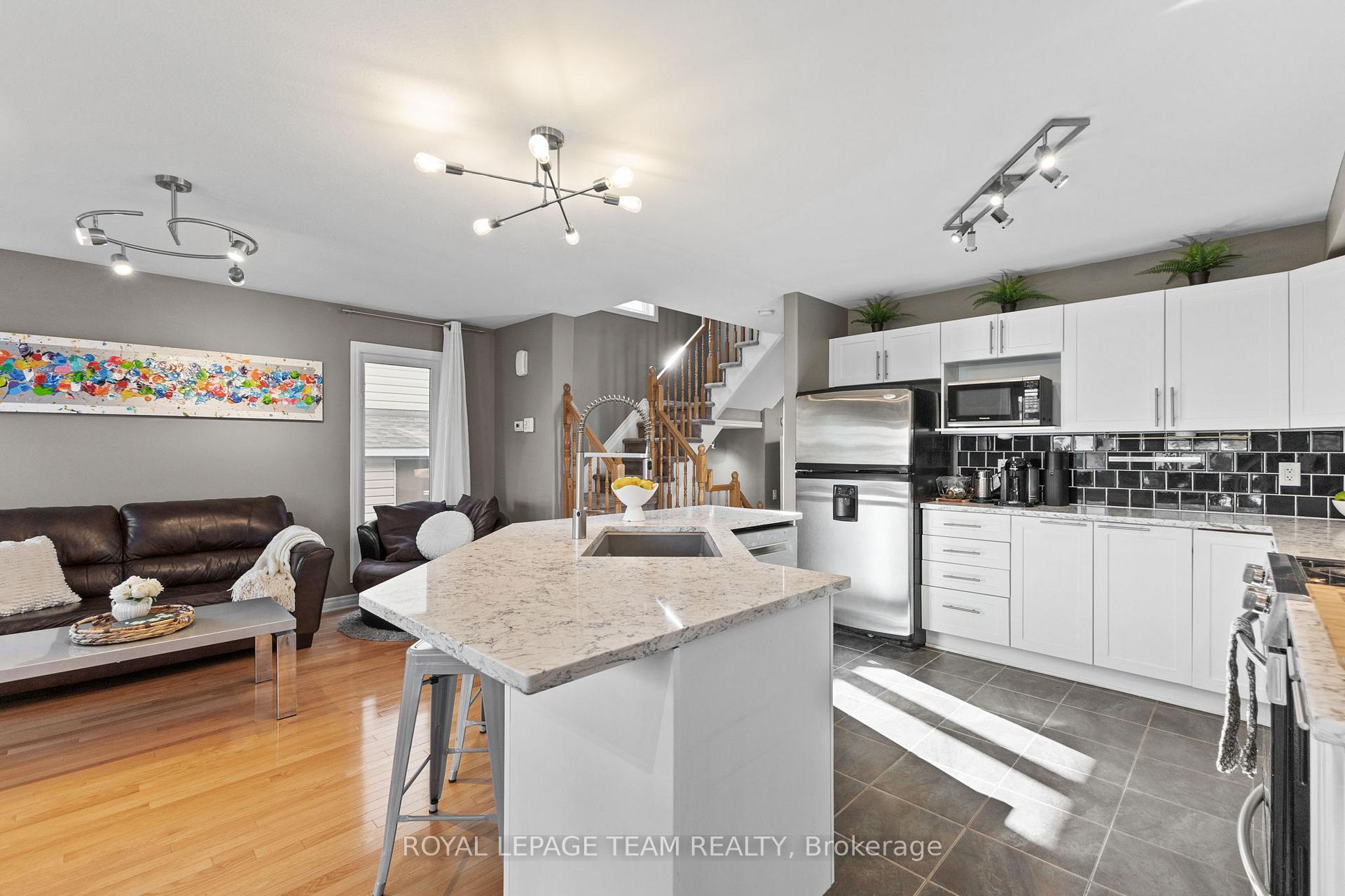 Photo 8 of 1879 Arrowgrass Way, Ottawa, Notting Hill/Summerside — HOMEH