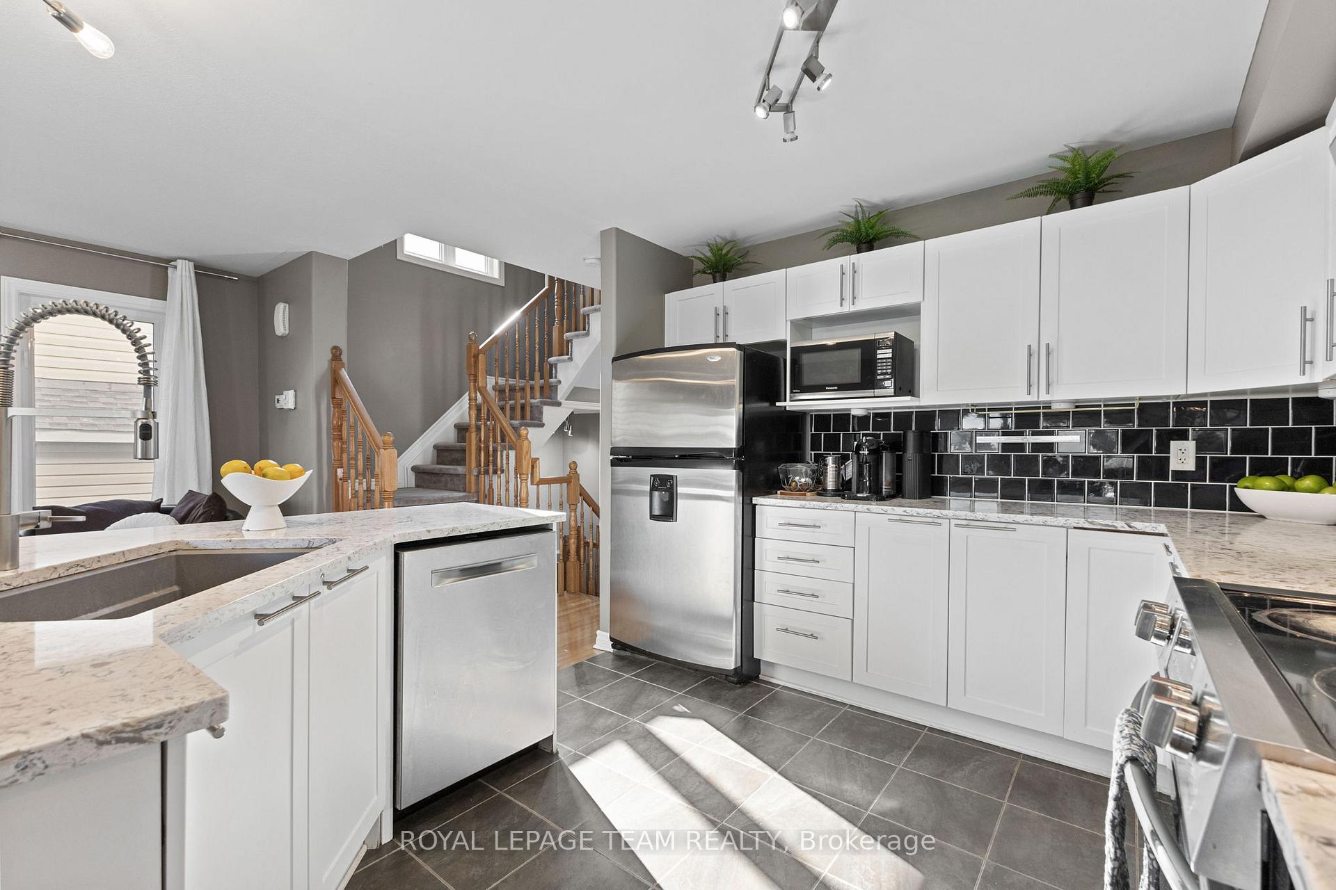 Photo 9 of 1879 Arrowgrass Way, Ottawa, Notting Hill/Summerside — HOMEH
