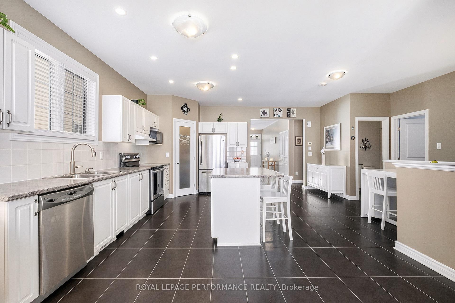 Photo 8 of 658 Percifor Way, Ottawa, Mer Bleue/Bradley Estates/Anderson Park — HOMEH