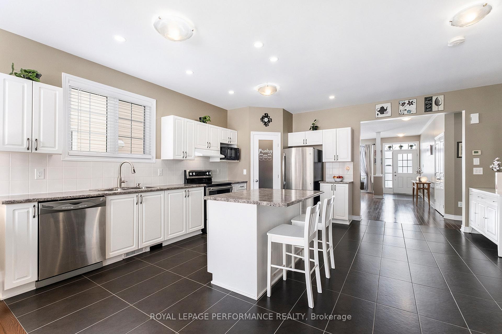 Photo 10 of 658 Percifor Way, Ottawa, Mer Bleue/Bradley Estates/Anderson Park — HOMEH