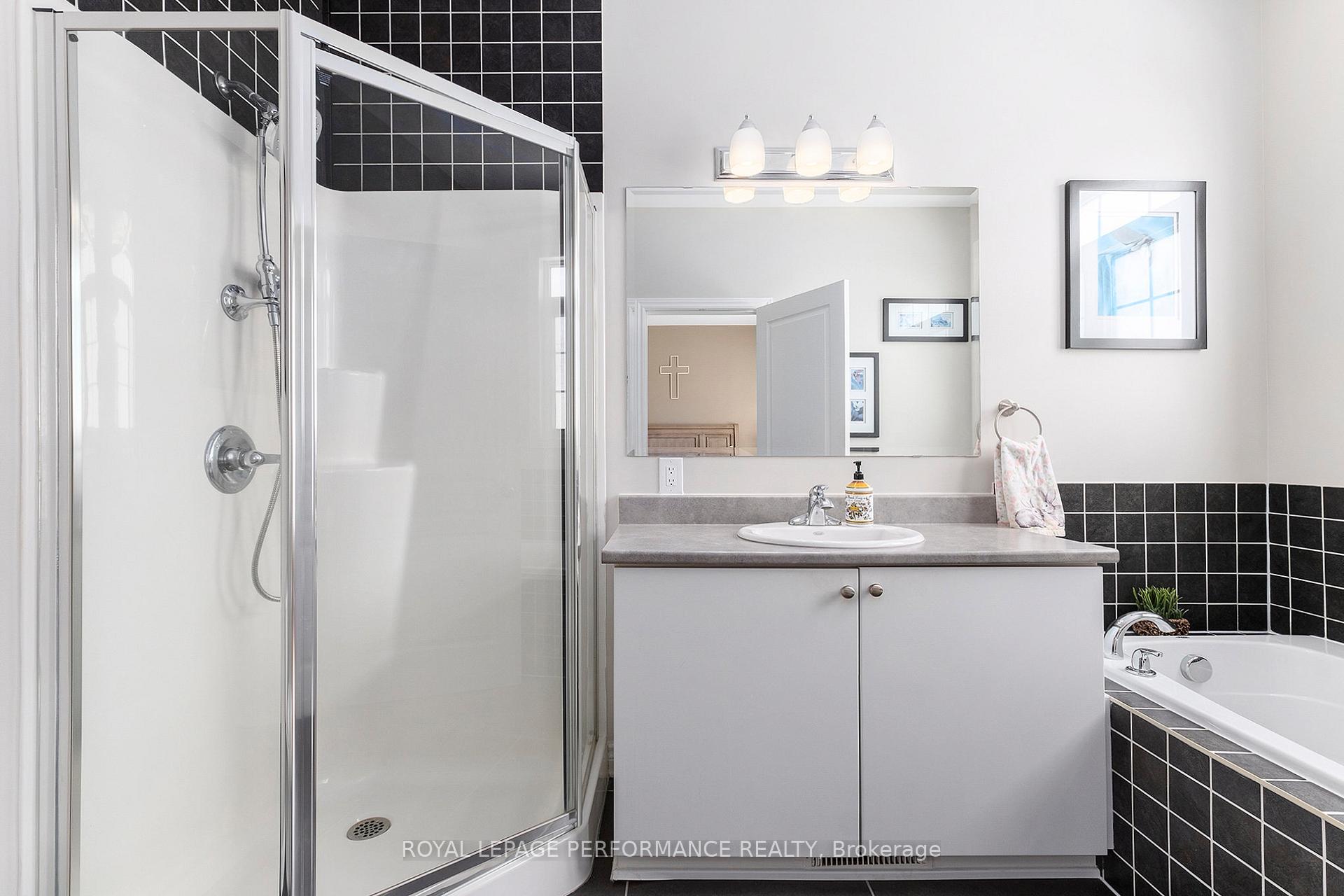 Photo 18 of 658 Percifor Way, Ottawa, Mer Bleue/Bradley Estates/Anderson Park — HOMEH