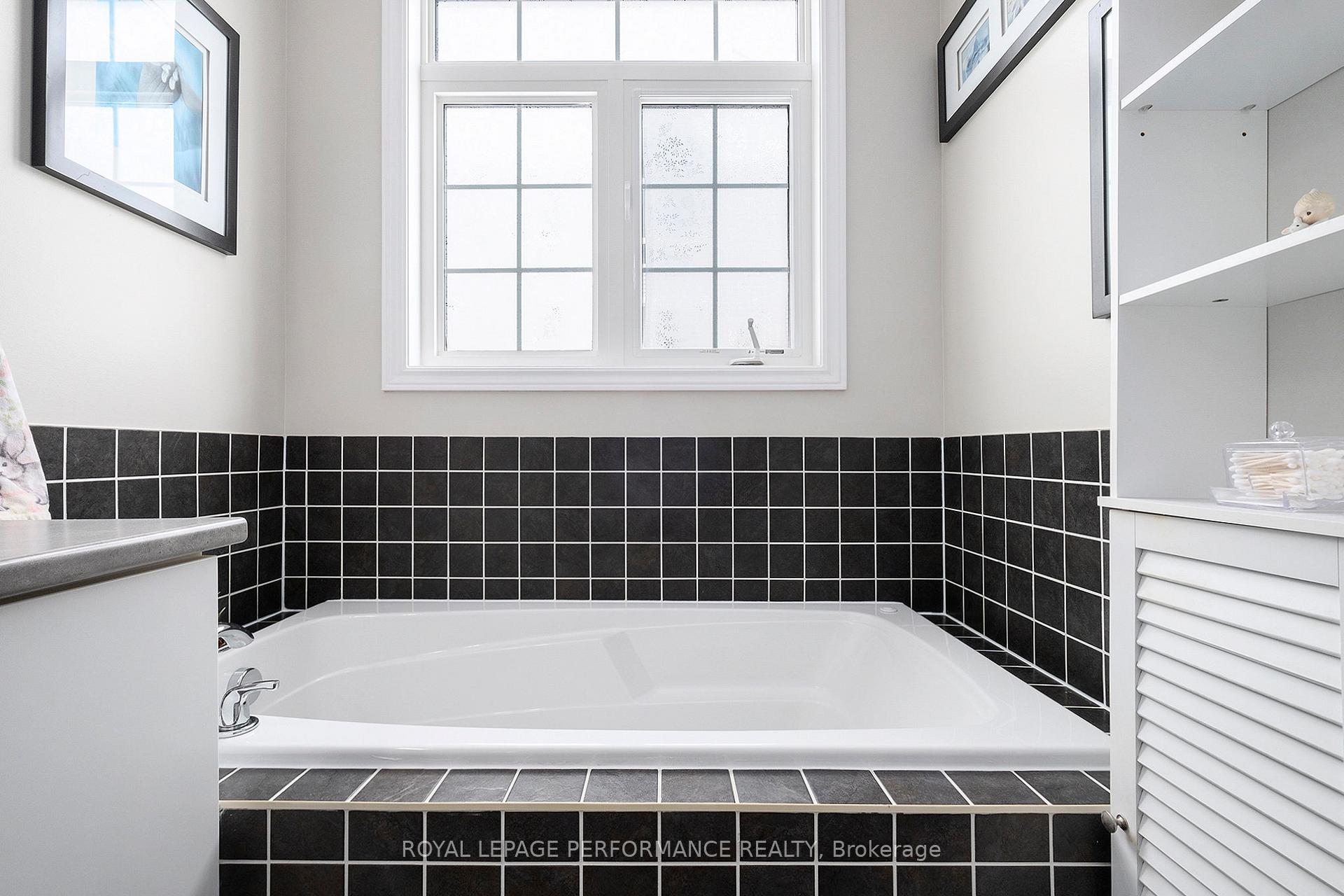 Photo 19 of 658 Percifor Way, Ottawa, Mer Bleue/Bradley Estates/Anderson Park — HOMEH