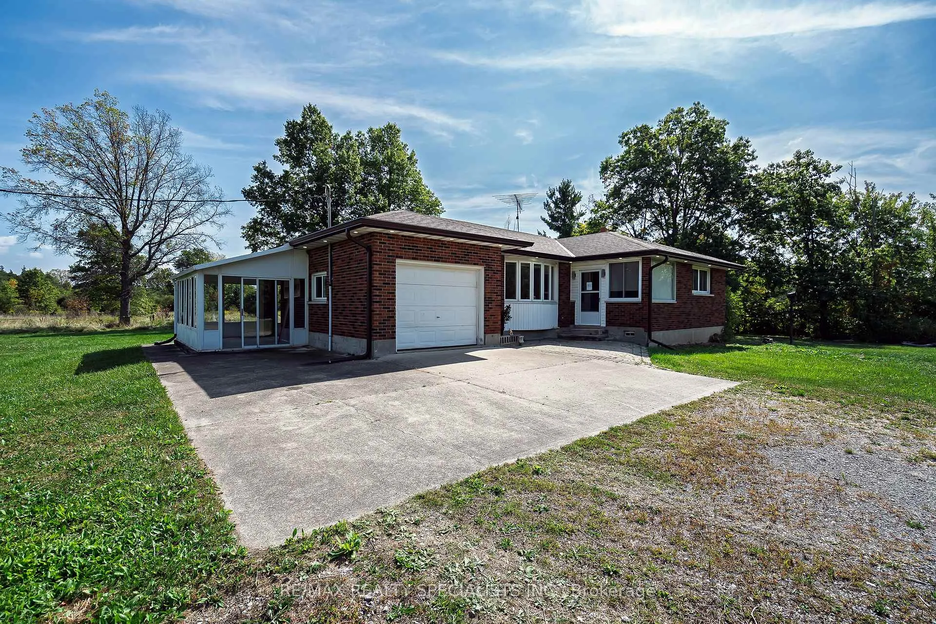 Photo 4 of 11134 Willodell Road, Niagara Falls, Lyons Creek — HOMEH