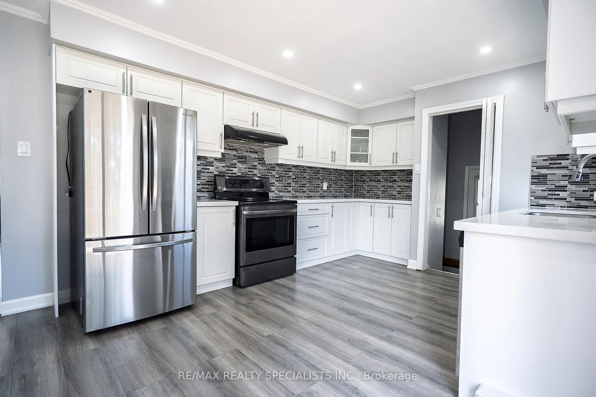Photo 20 of 11134 Willodell Road, Niagara Falls, Lyons Creek — HOMEH