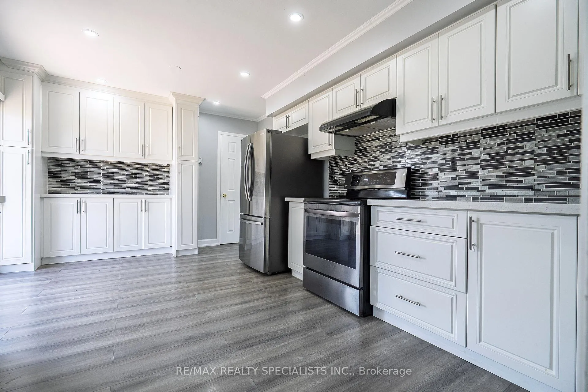 Photo 21 of 11134 Willodell Road, Niagara Falls, Lyons Creek — HOMEH