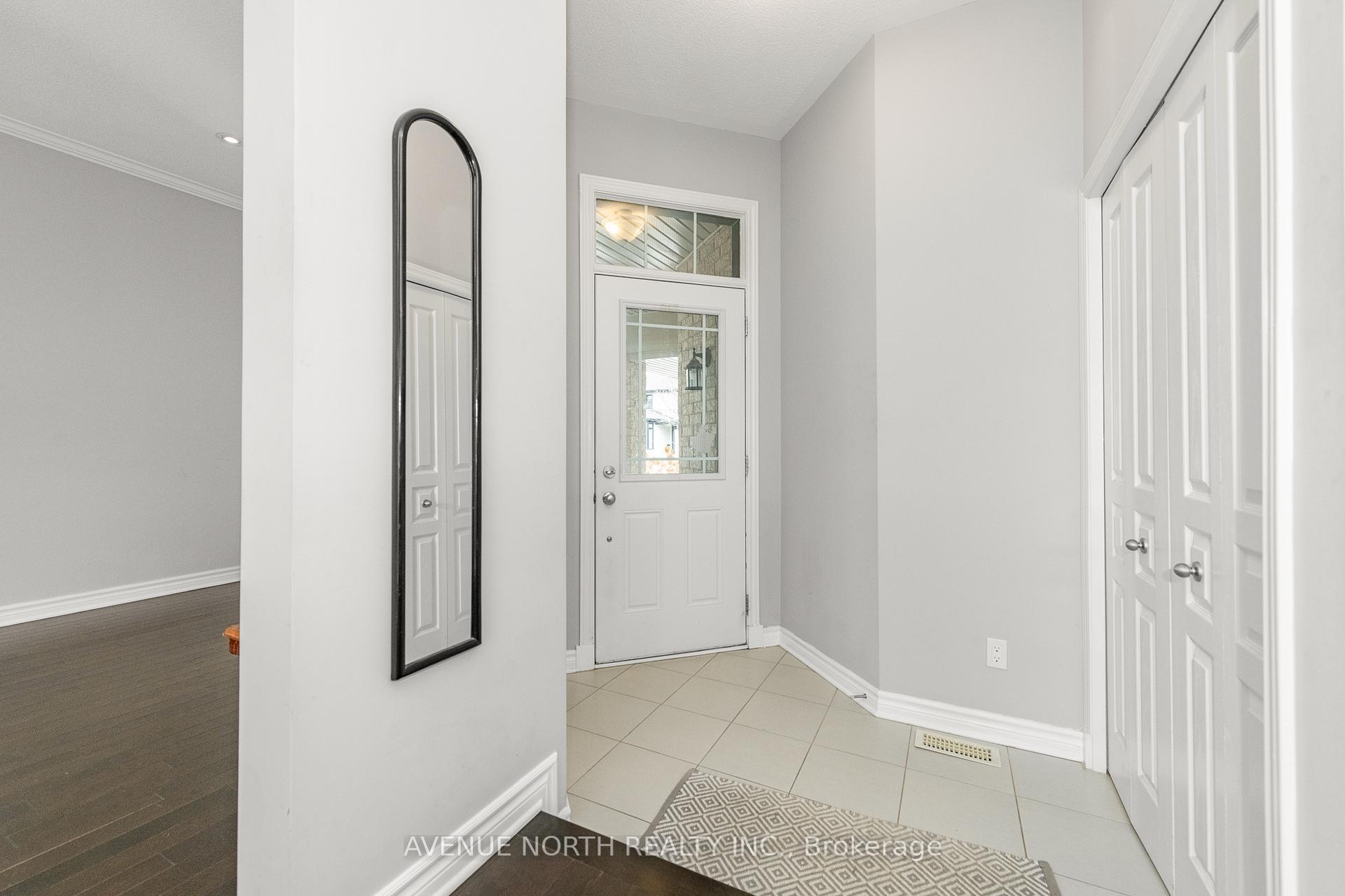 Photo 4 of 861 Contour Street, Ottawa, Mer Bleue/Bradley Estates/Anderson Park — HOMEH