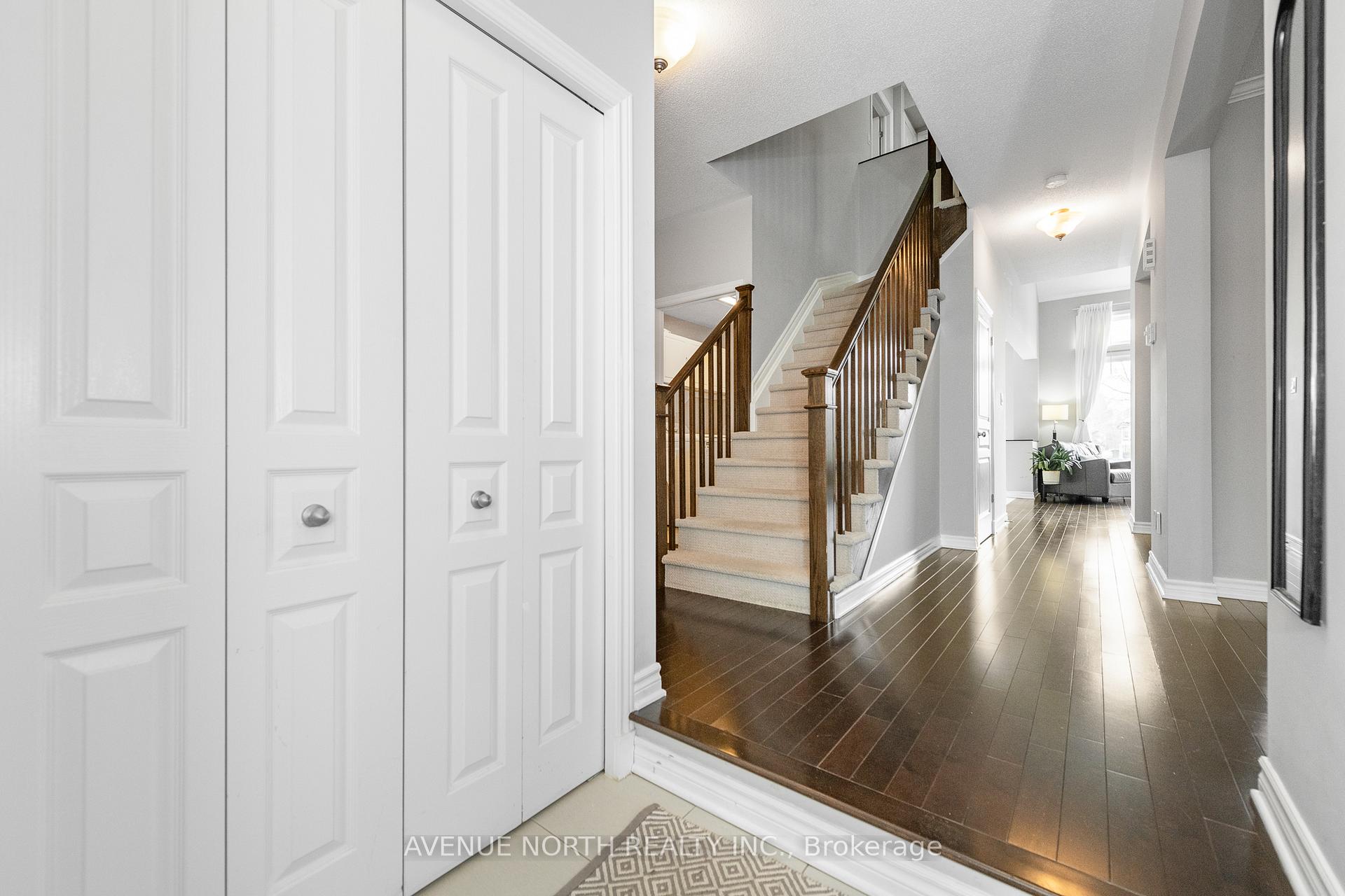 Photo 5 of 861 Contour Street, Ottawa, Mer Bleue/Bradley Estates/Anderson Park — HOMEH