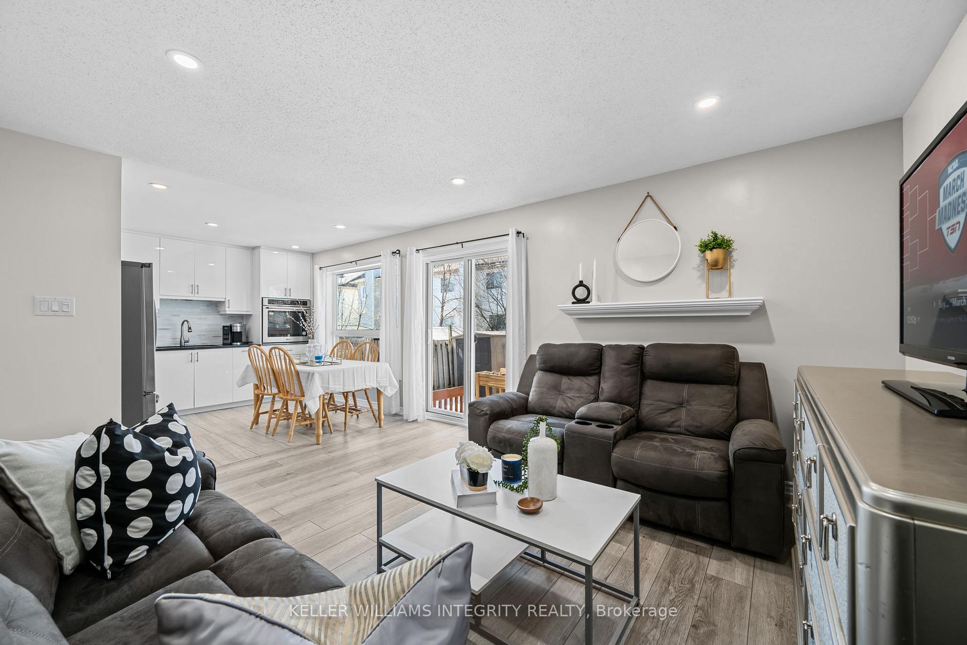 Photo 9 of 6036 Pineglade Crescent, Ottawa, Chapel Hill South - Orleans Village — HOMEH